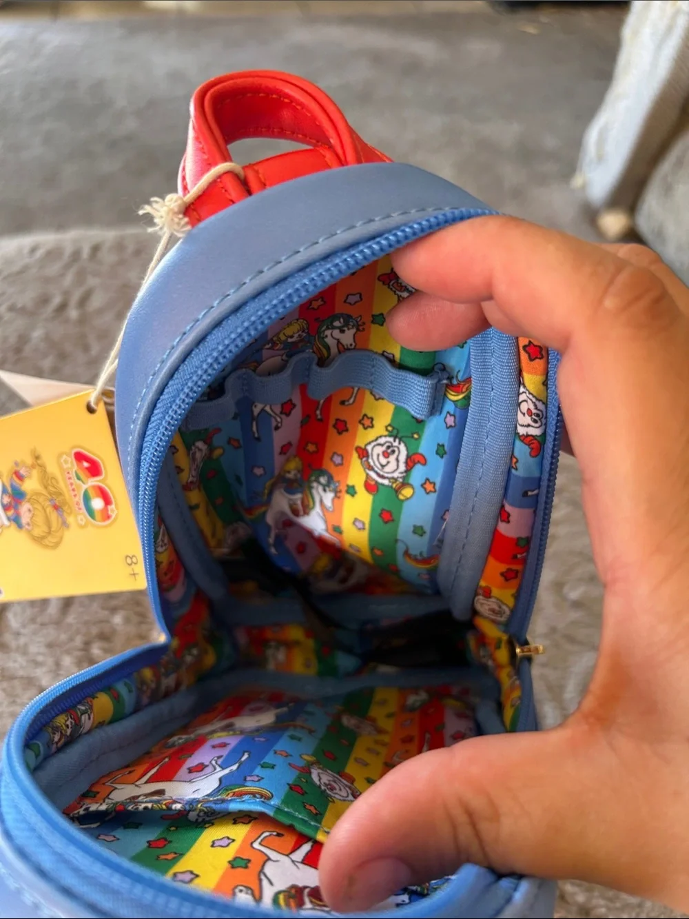 Rainbow compartment front
